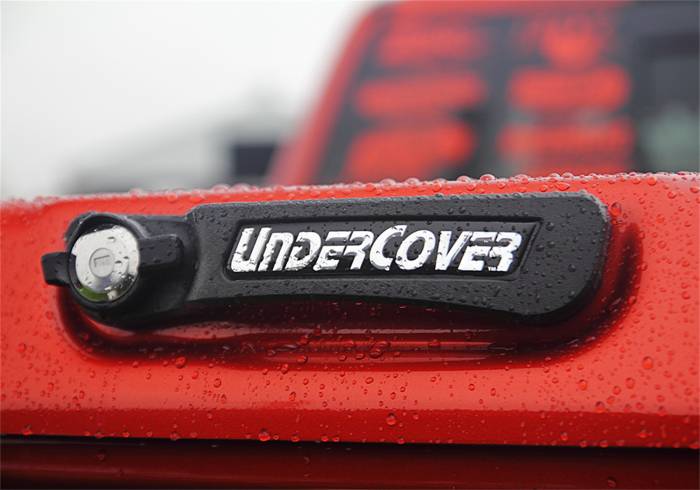 UnderCover - UnderCover Elite Smooth Tonneau Cover UC3078S