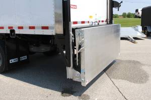 Tommy Gate - Tommy Gate Flatbed and Van - Railgate Series: Dock-Friendly (89-16 RF 45-6) - Image 4